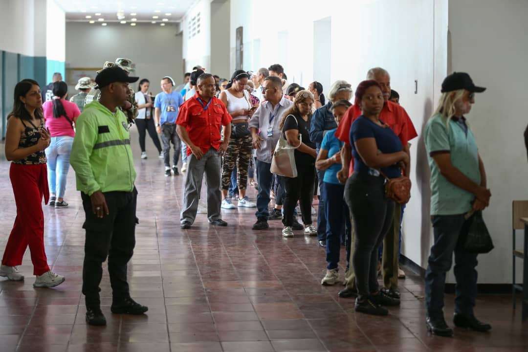 Caraqueños salieron a la calle para elegir a sus de jueces de paz