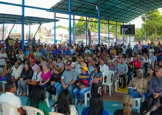 Postulados a jueces de paz realizan casa por casa en comunidades