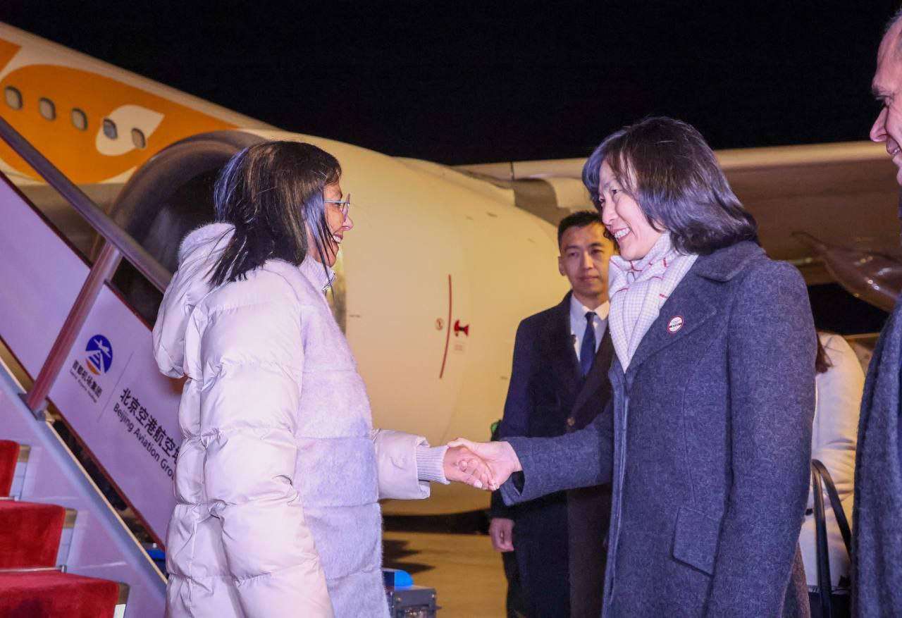 Vicepresidenta llega a China para revisar avance de acuerdos bilaterales