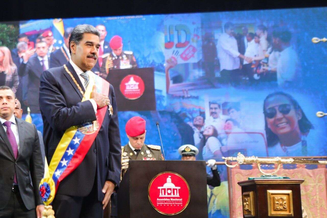 Maduro felicita al Seniat por alcanzar una recaudación de $12.119 millones