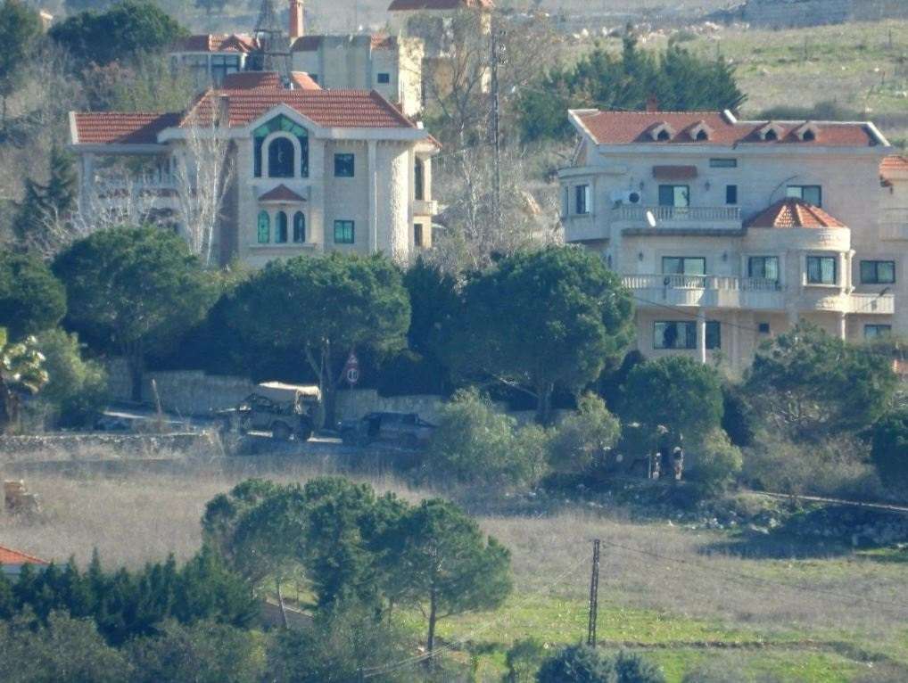 Israel demuele viviendas y arrasa terrenos en sur de Líbano