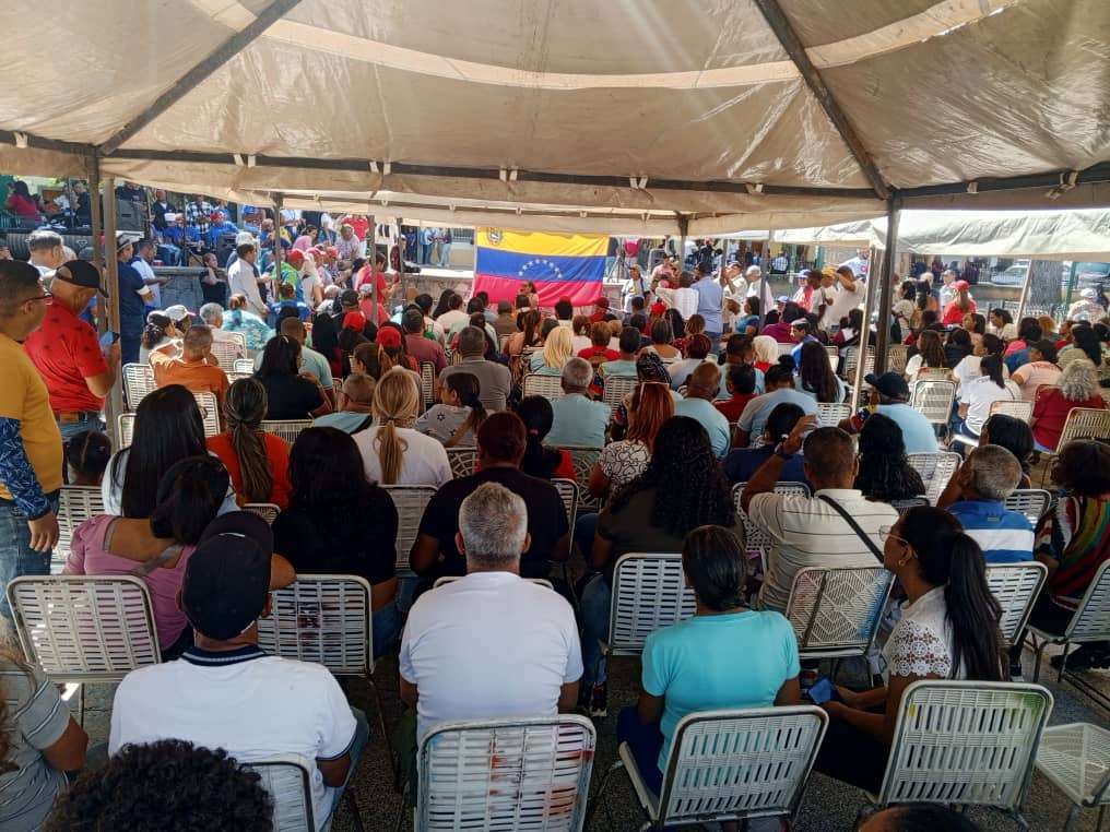 Con un foro sectores sociales manifestaron apoyo a Maduro en Guarenas