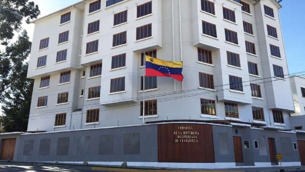 Asambleísta boliviano condena ataque terrorista contra embajada de Venezuela