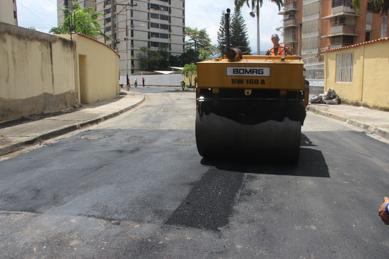Gobierno ejecutó varias obras de vialidad en la parroquia Antímano