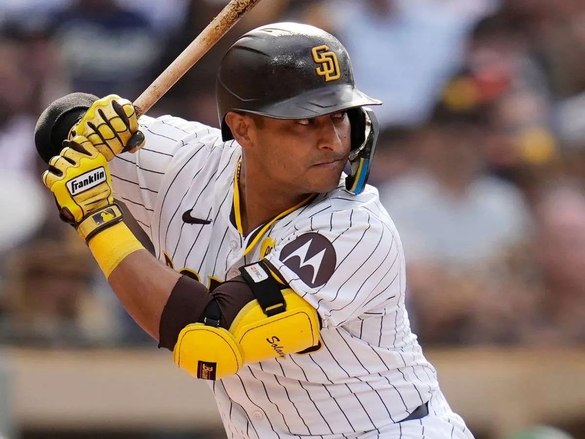 Donovan Solano acuerda con los Marineros