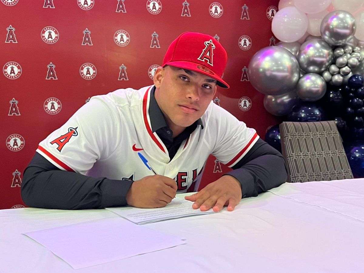 Angelinos firman al prospecto Gabriel Davalillo