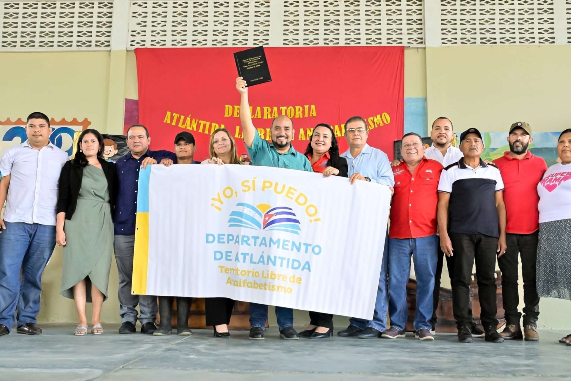 Honduras alfabetiza a más de 400 mil personas con asesoría cubana