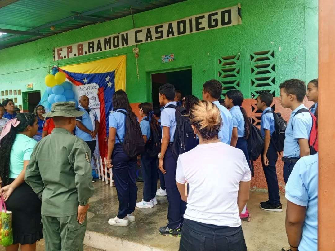 Entregan como nuevos dos planteles educativos en Cojedes