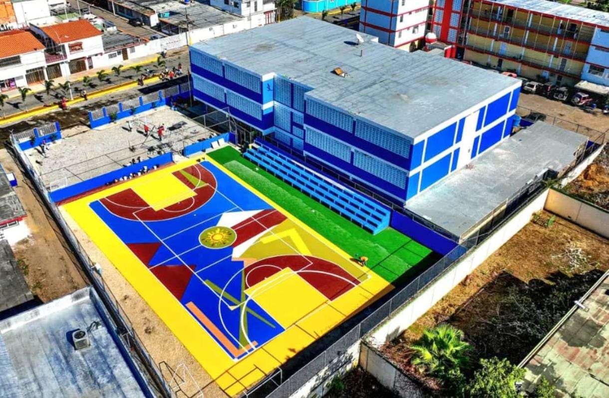 Reinaugurada escuela José Ramón Camejo en Puerto la Cruz