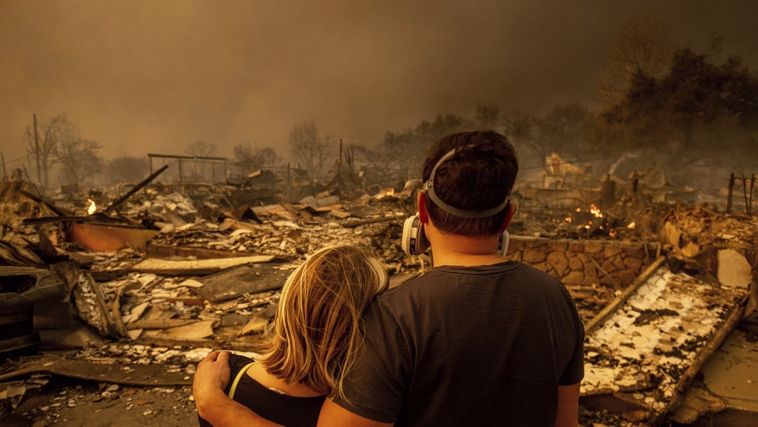 Desoladoras imágenes de los barrios más afectados por los incendios forestales en Los Ángeles