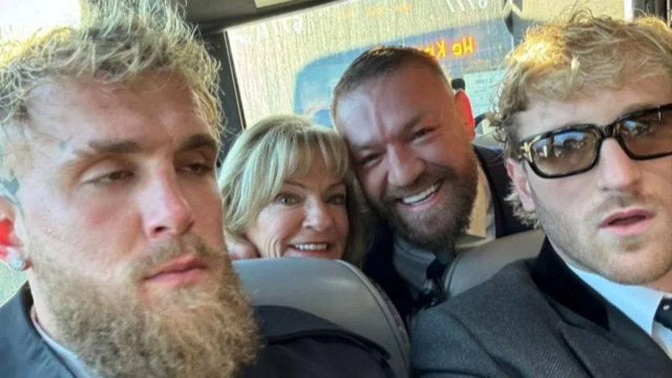 Captan a Jake Paul y Conor McGregor asistiendo juntos a la juramentación de Trump