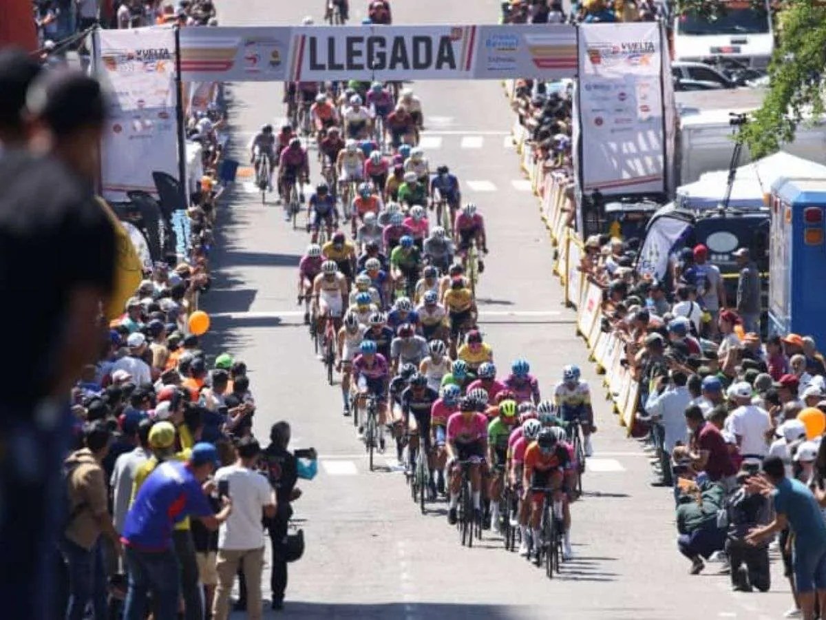 Jhonny Araujo gana la primera etapa de la Vuelta al Táchira 