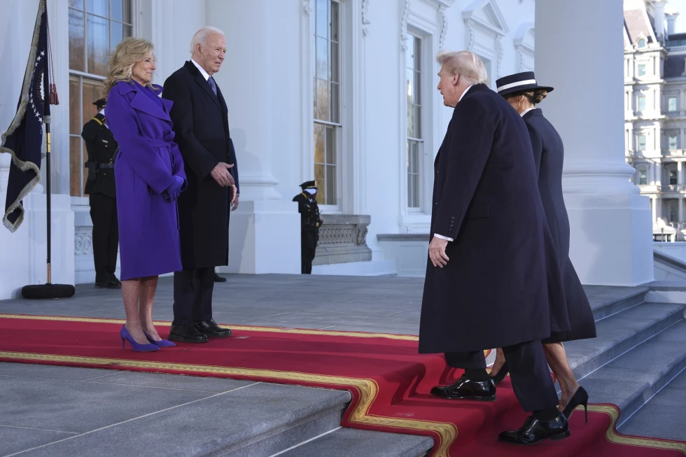 Trump vuelve al poder en un regreso sin precedentes, decidido a reformar las instituciones de EEUU