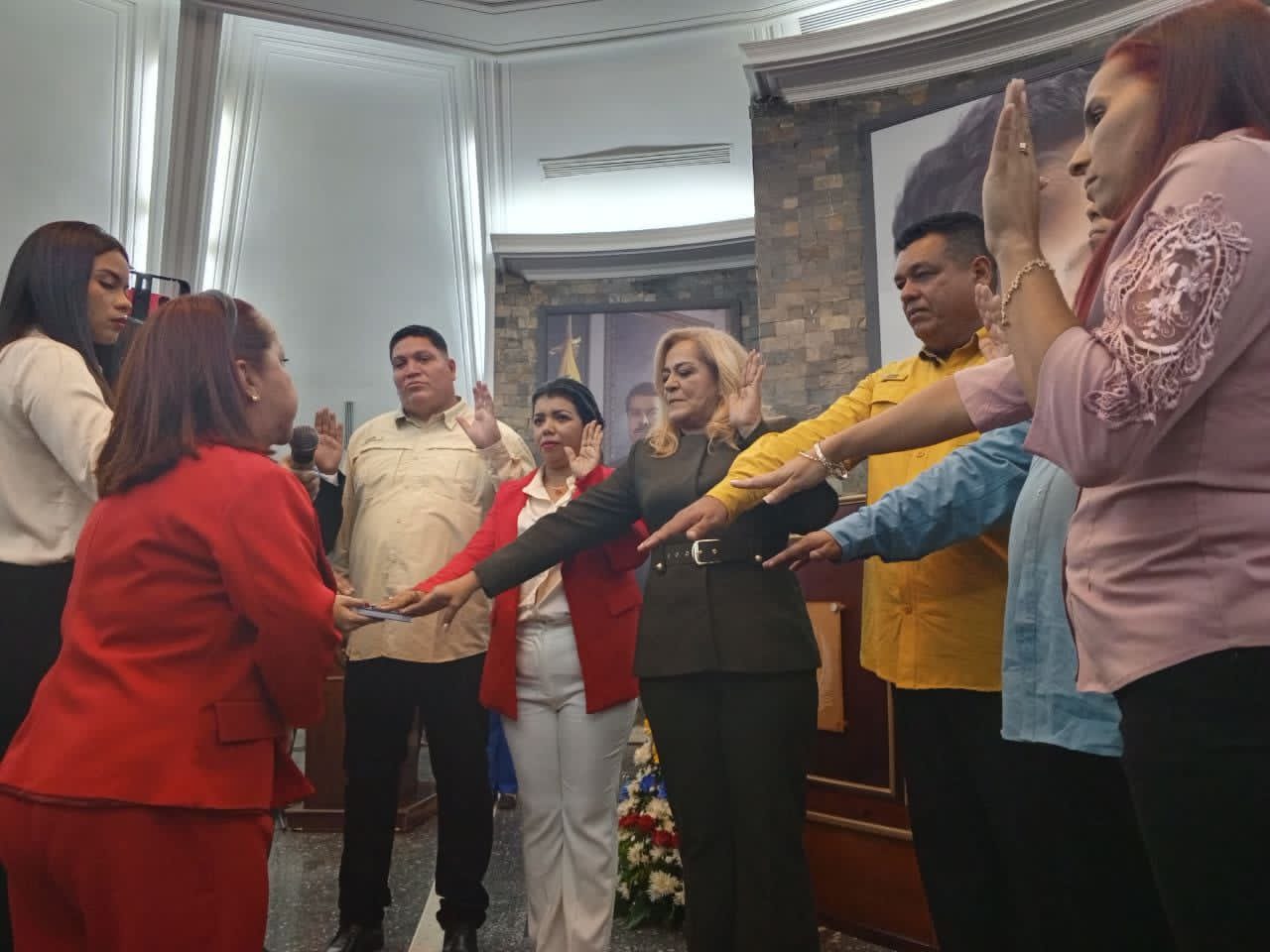 Reelectas presidentas del Legislativo y Municipal en La Guaira