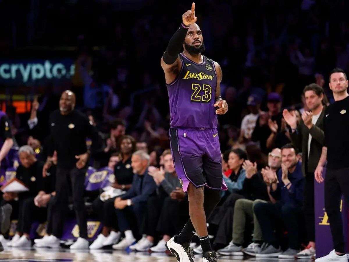 Con récord de Lebron James Lakers derrotan a Atlanta