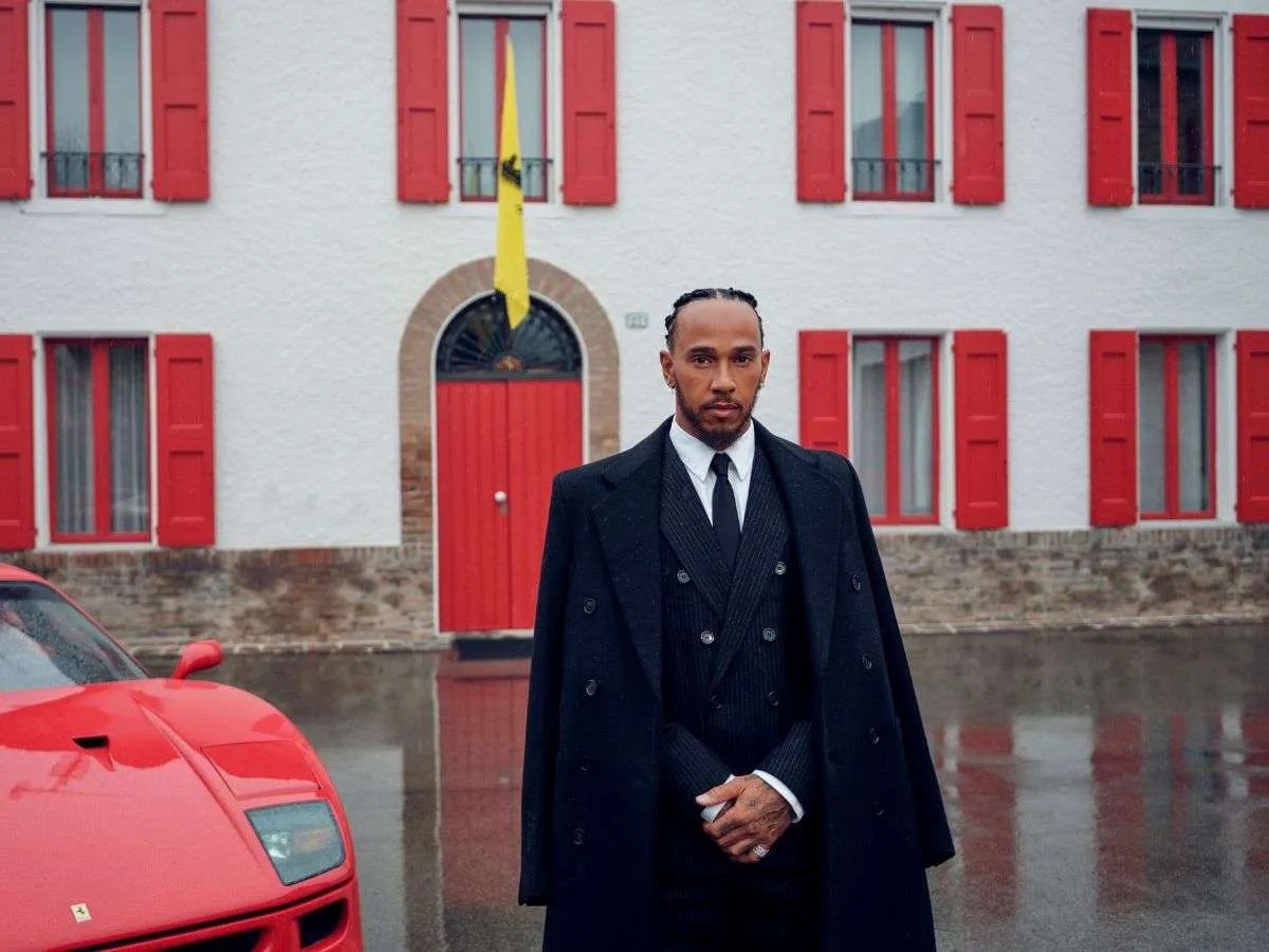Hamilton ya porta el rojo de Ferrari