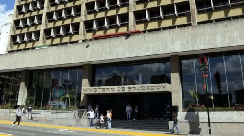 Habilitarán una biblioteca especializada en temas pedagógicos en el Ministerio para la Educación
