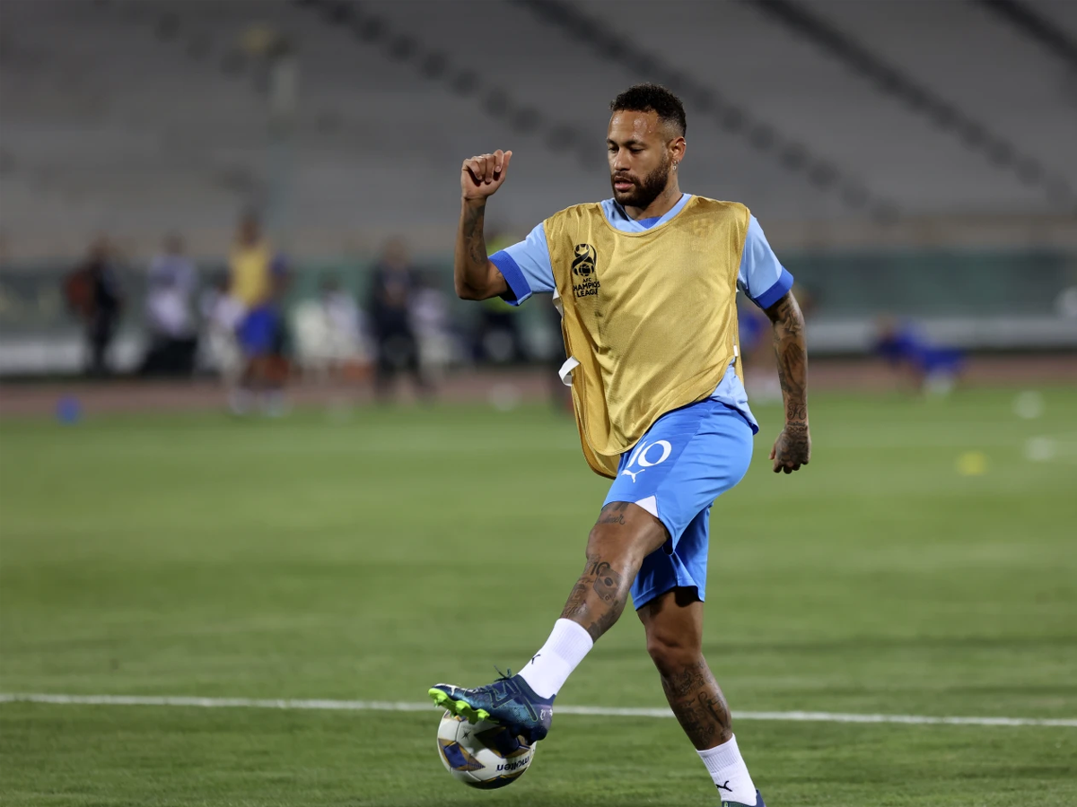 Neymar regresa al Santos tras rescindir contrato en Arabia