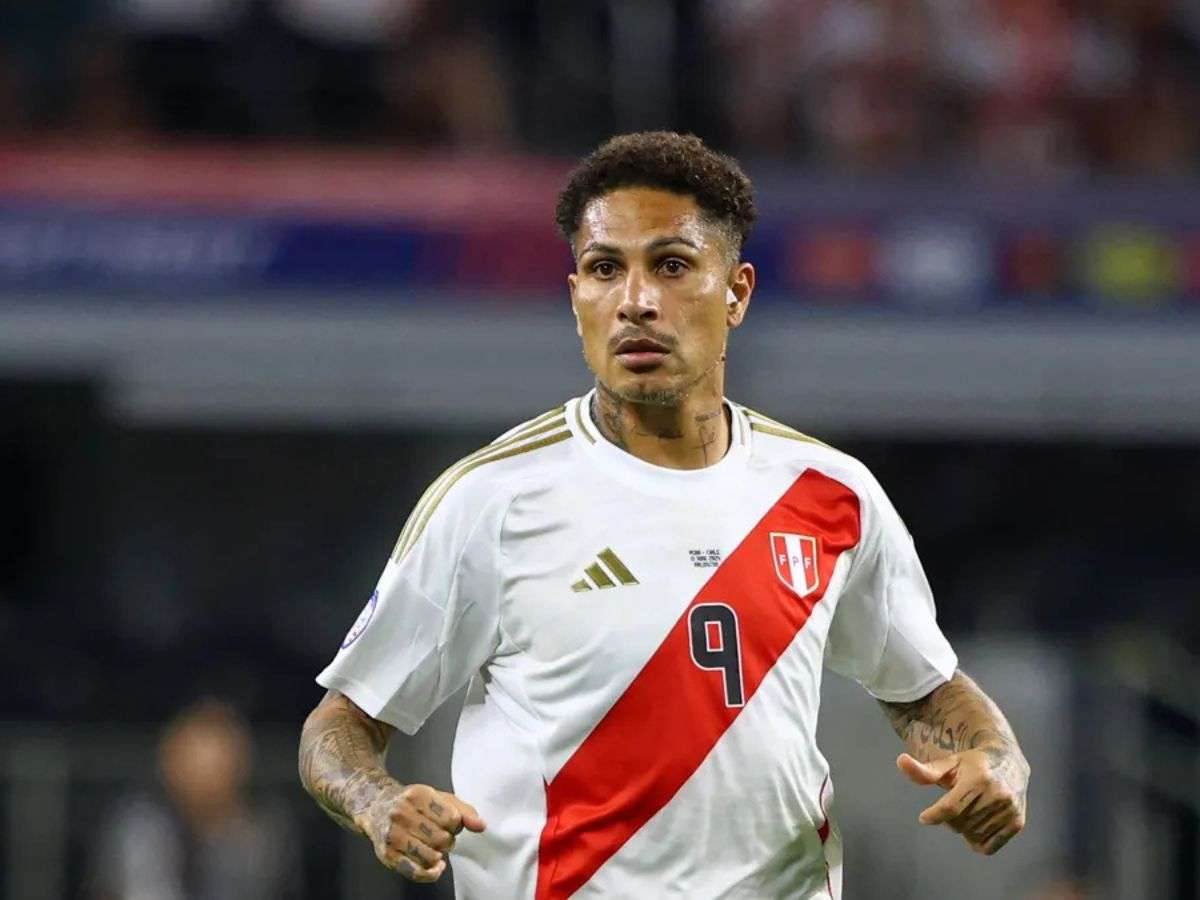 Paolo Guerrero anuncia su retiro de la selección de Perú