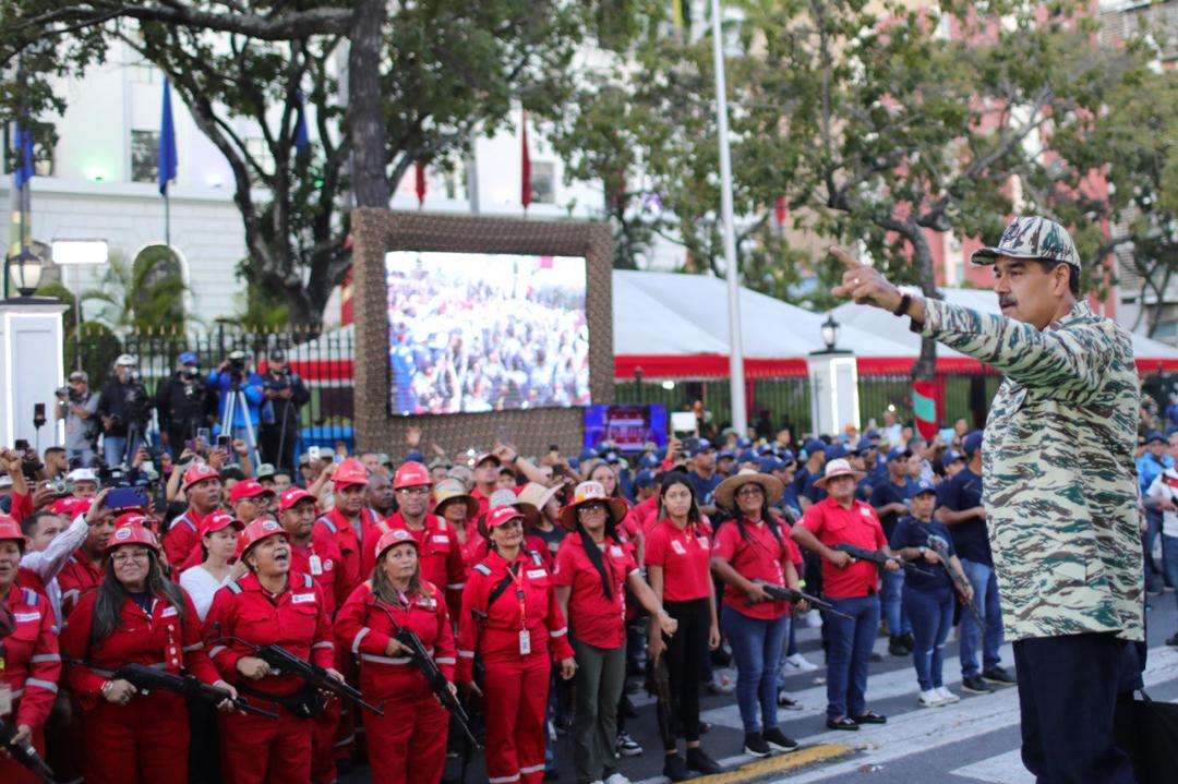 Los mercenarios gringos se cayeron con los kilos