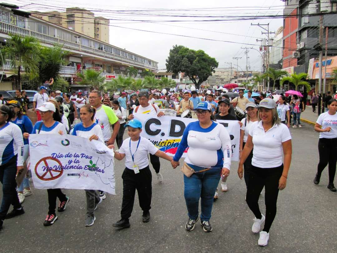 Charallave se movilizó por la paz y la no violencia escolar