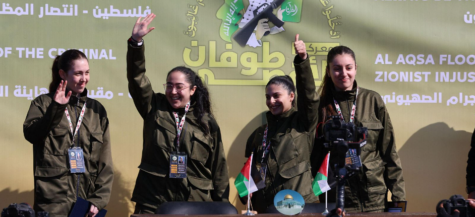 Hamás libera a cuatro mujeres soldado israelíes en el segundo intercambio de la tregua en Gaza