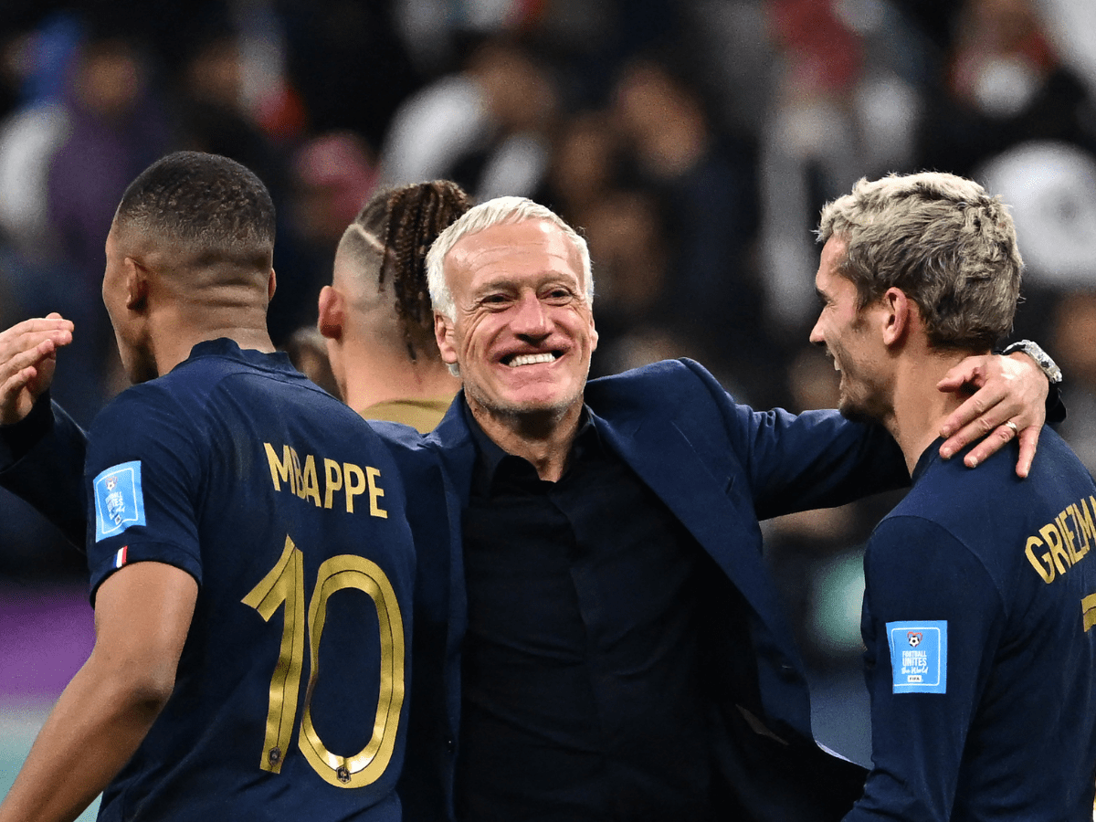 Deschamps quiere a Zidane como su suplente en Francia