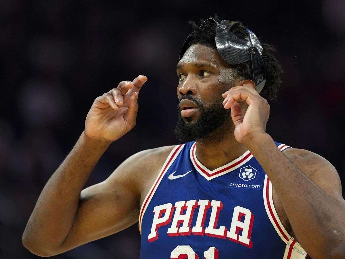 Joel Embiid causaría baja en 76ers por posible operación