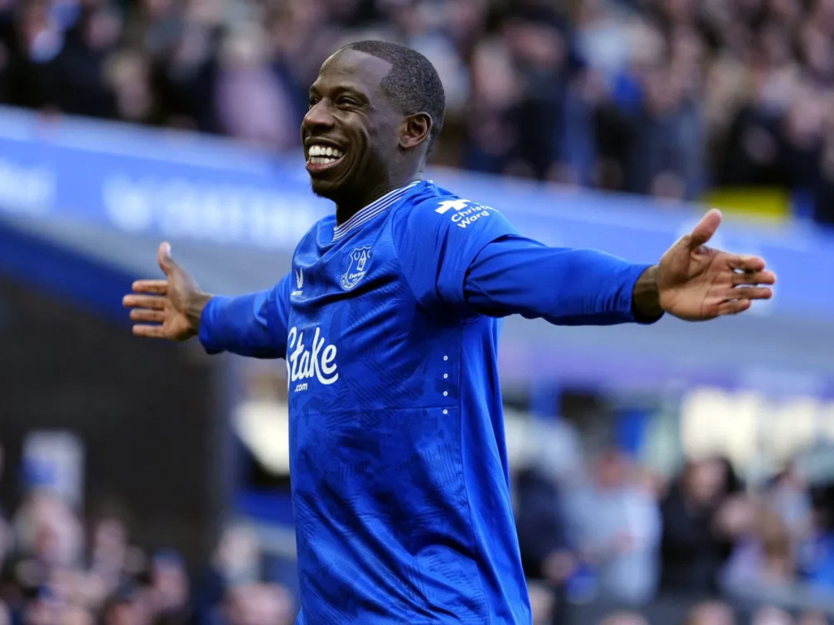 Deucoure a los libros históricos de la Premier League