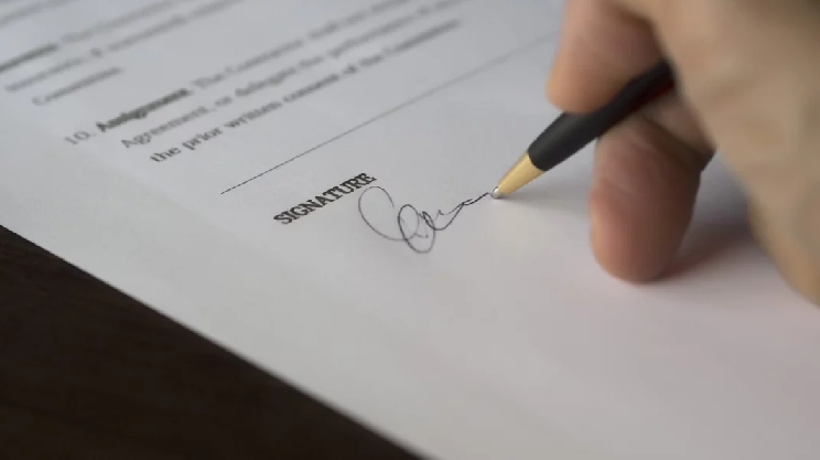 Tu firma revela rasgos de tu personalidad: esto dicen los expertos