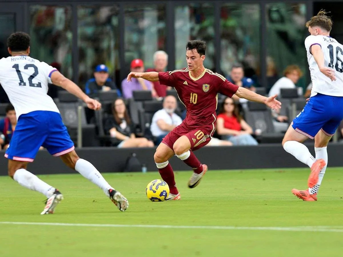 Juanpi Añor regresa al fútbol europeo