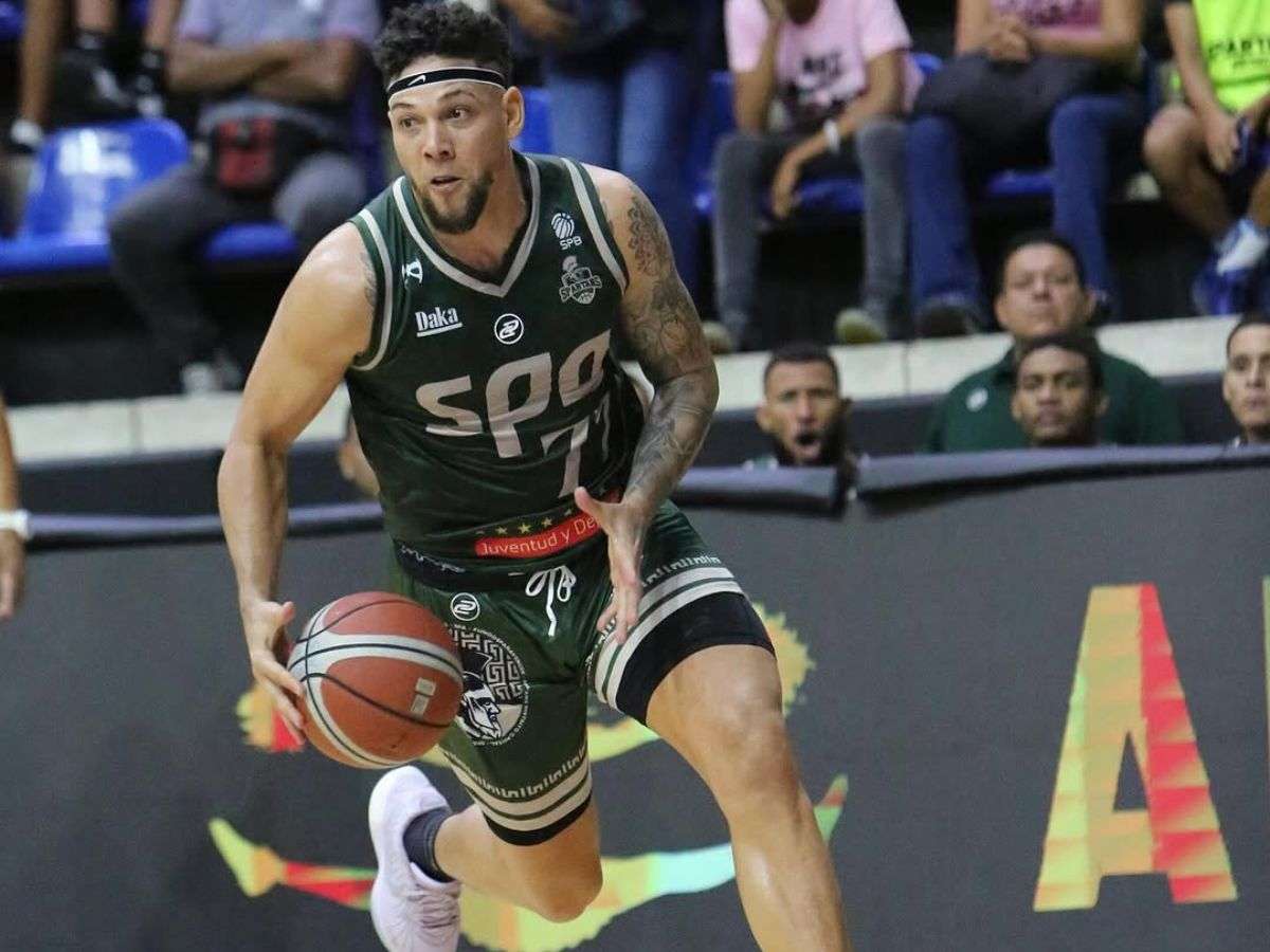 Nelson Palacios extiende su estadía con Spartans