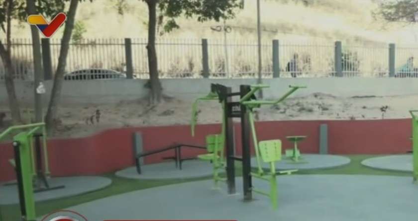 Entregan espacios públicos rehabilitados en parroquia Caricuao