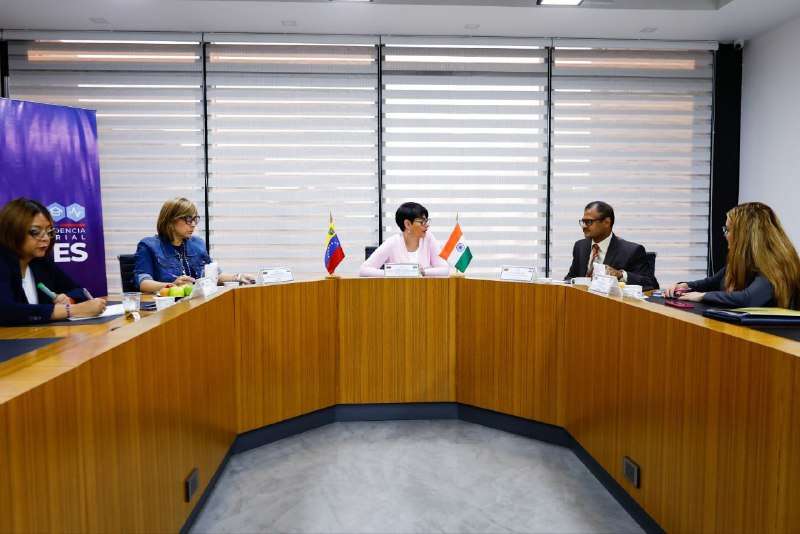 Venezuela e India evalúan realizar proyectos tecnológico para el sistema electrónico bancario y comercial