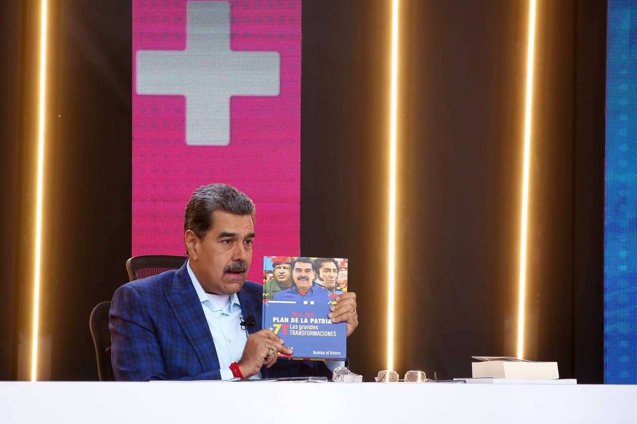 Venezuela firma convenios de energía con India e incorpora las 7T con China