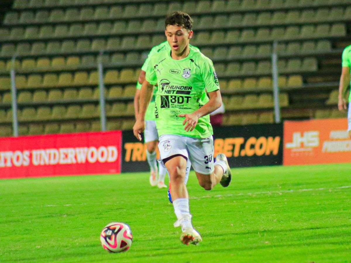 Zamora ganó su primer partido del Apertura