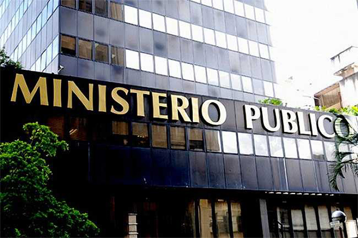 La Fiscalía imputó por delito de homicidio intencional a la adolescente que golpeó en la cabeza contra el piso a otra joven