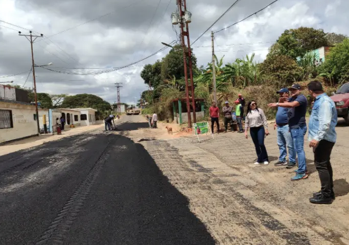 Con plan de bacheo mejoran principales vías de Churuguara en Falcón