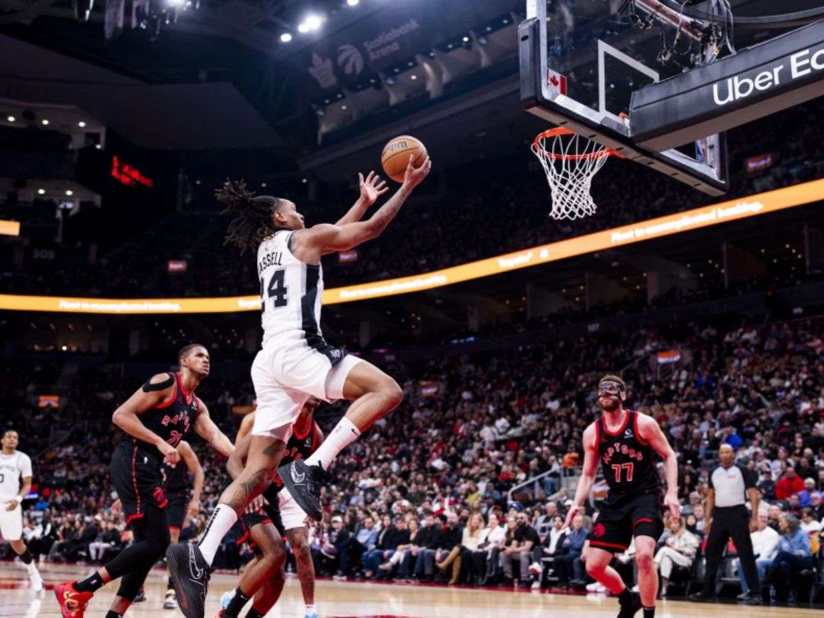 Spurs sin piedad ante los Raptors de Toronto