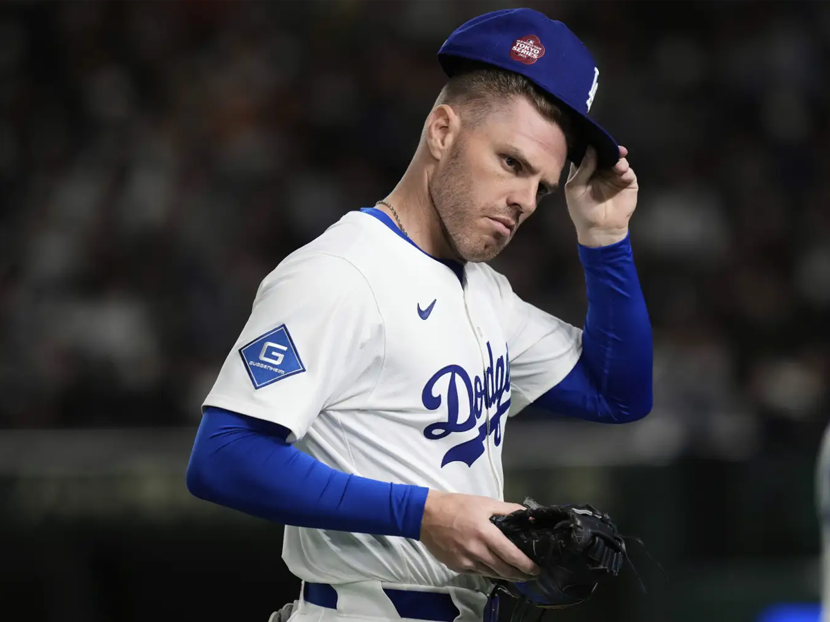 Freddie Freeman arrastra molestias en una costilla