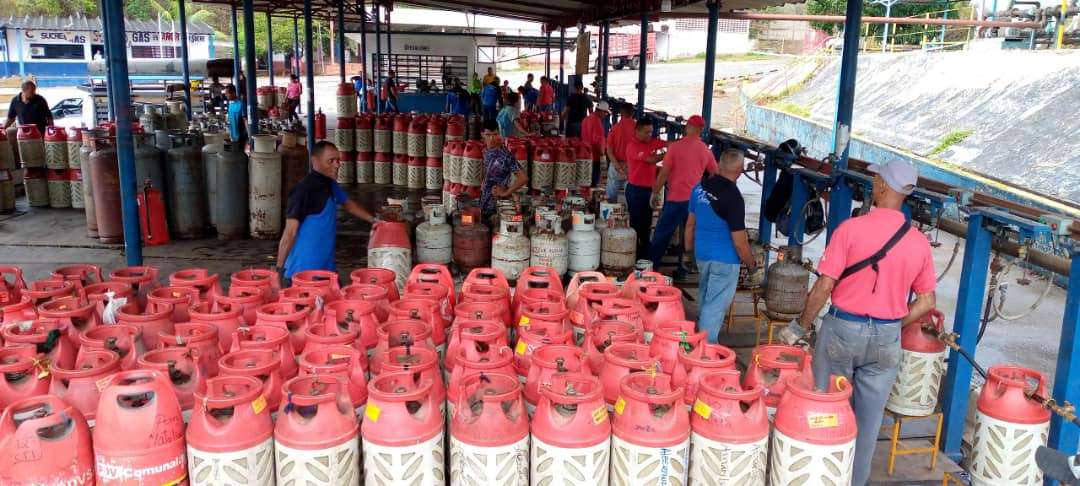 Distribuyeron más de 8.000 cilindros de gas doméstico en Sucre