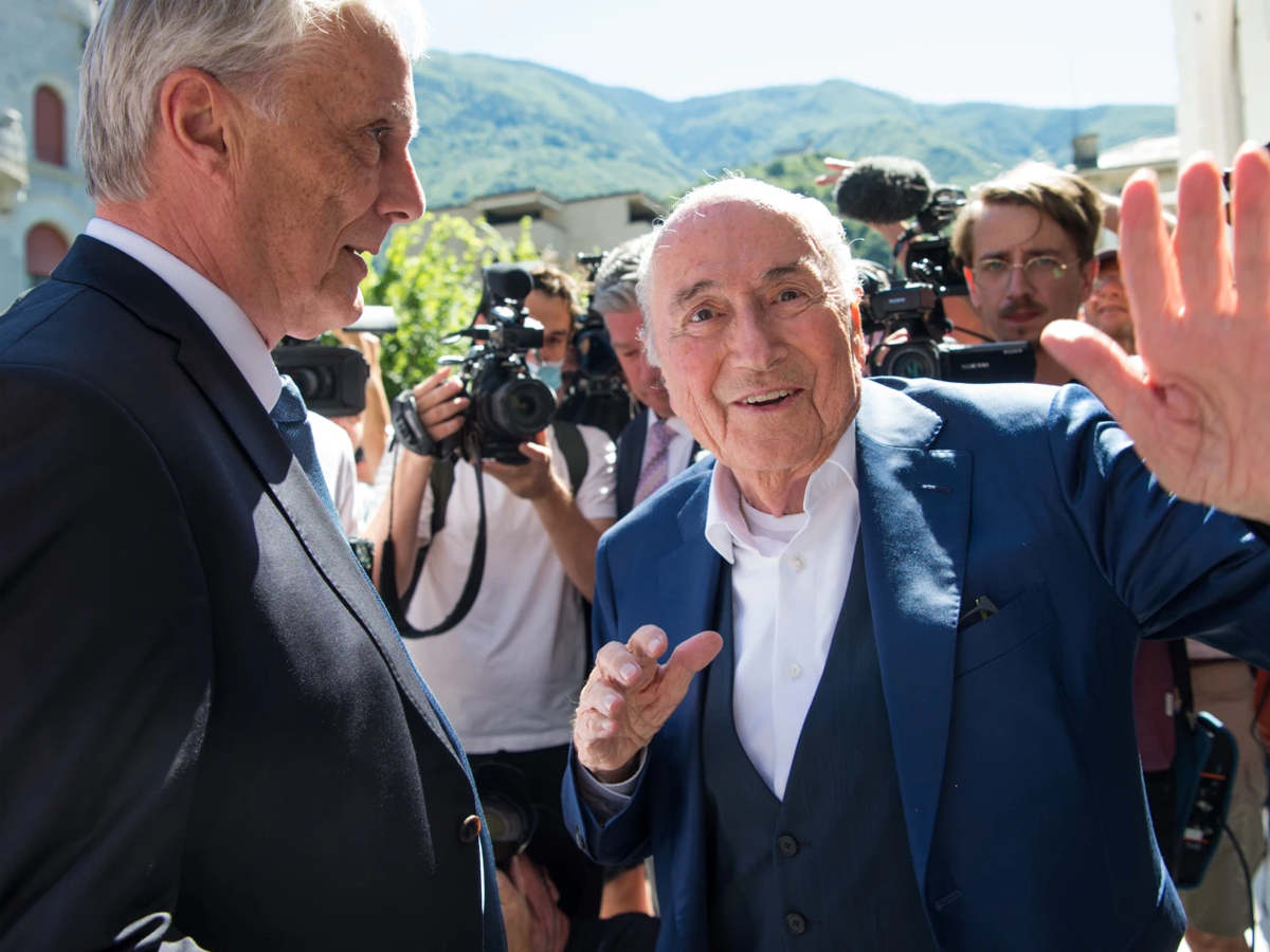 Blatter y Platini vuelven a juicio en Suiza