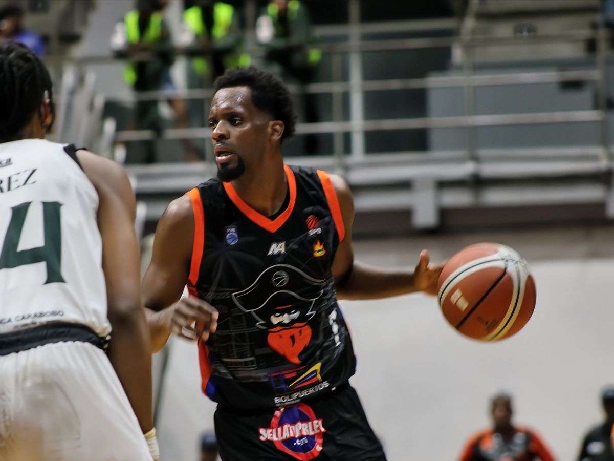 Piratas triunfó agonicamente frente a Spartans