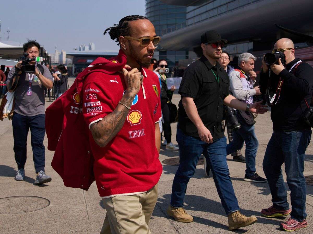 Lewis Hamilton descarta tensión con Ferrari