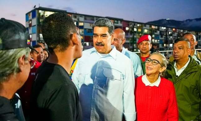 Presidente Maduro recorrió obras ejecutadas en Zona F del 23 de Enero