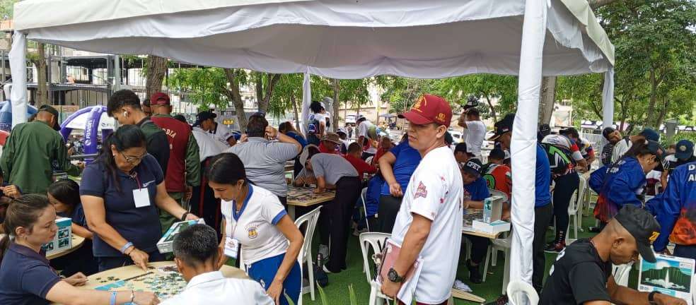 Trujillo participó en Primeras Olimpiadas de Rompecabezas 2025