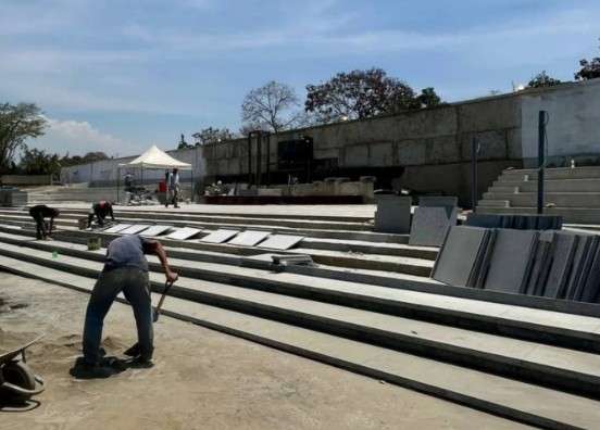 Continúan trabajos para construcción de plaza Bolívar en Coche