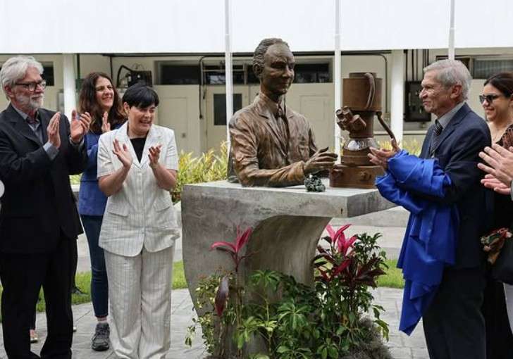 Inauguraron plaza en honor al doctor Humberto Fernández-Morán