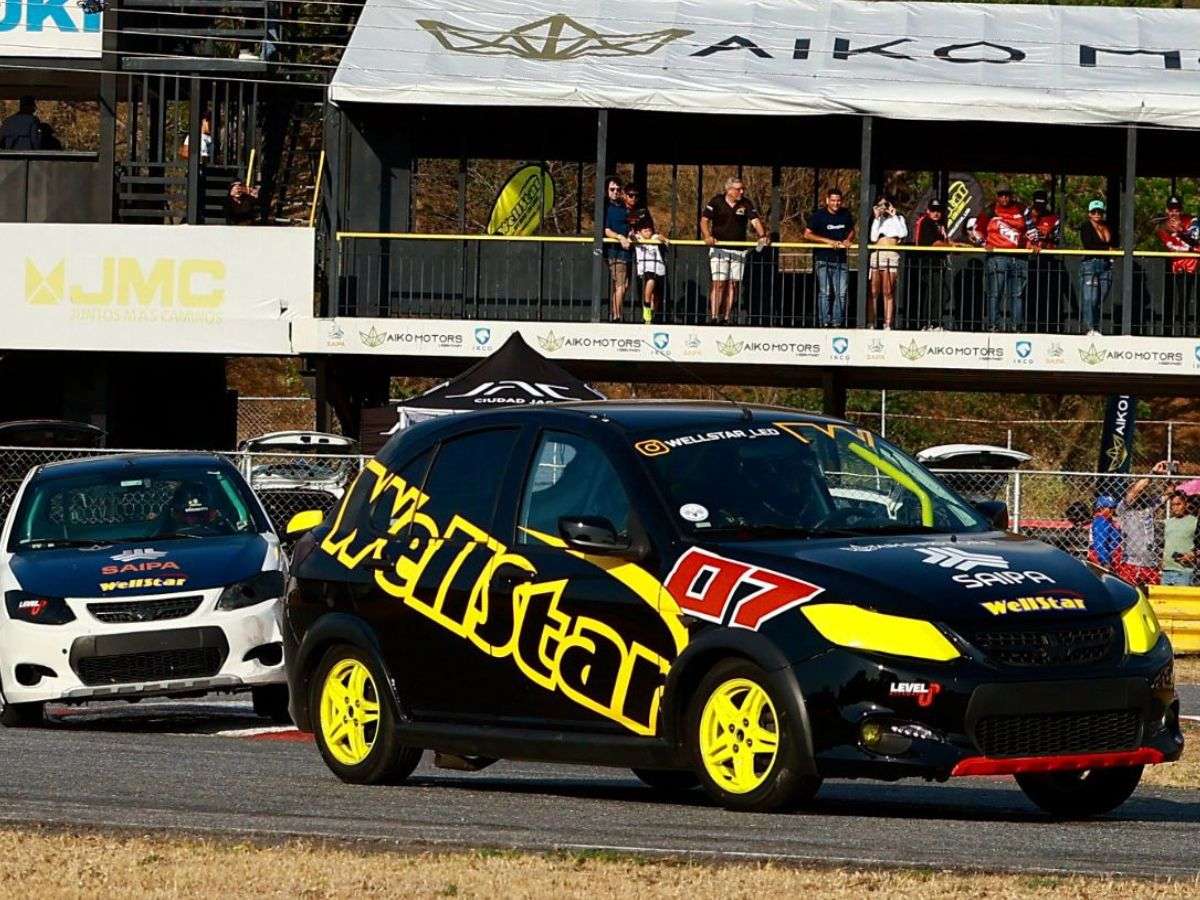 René Quijada ganó la primera válida de la Fórmula Quik
