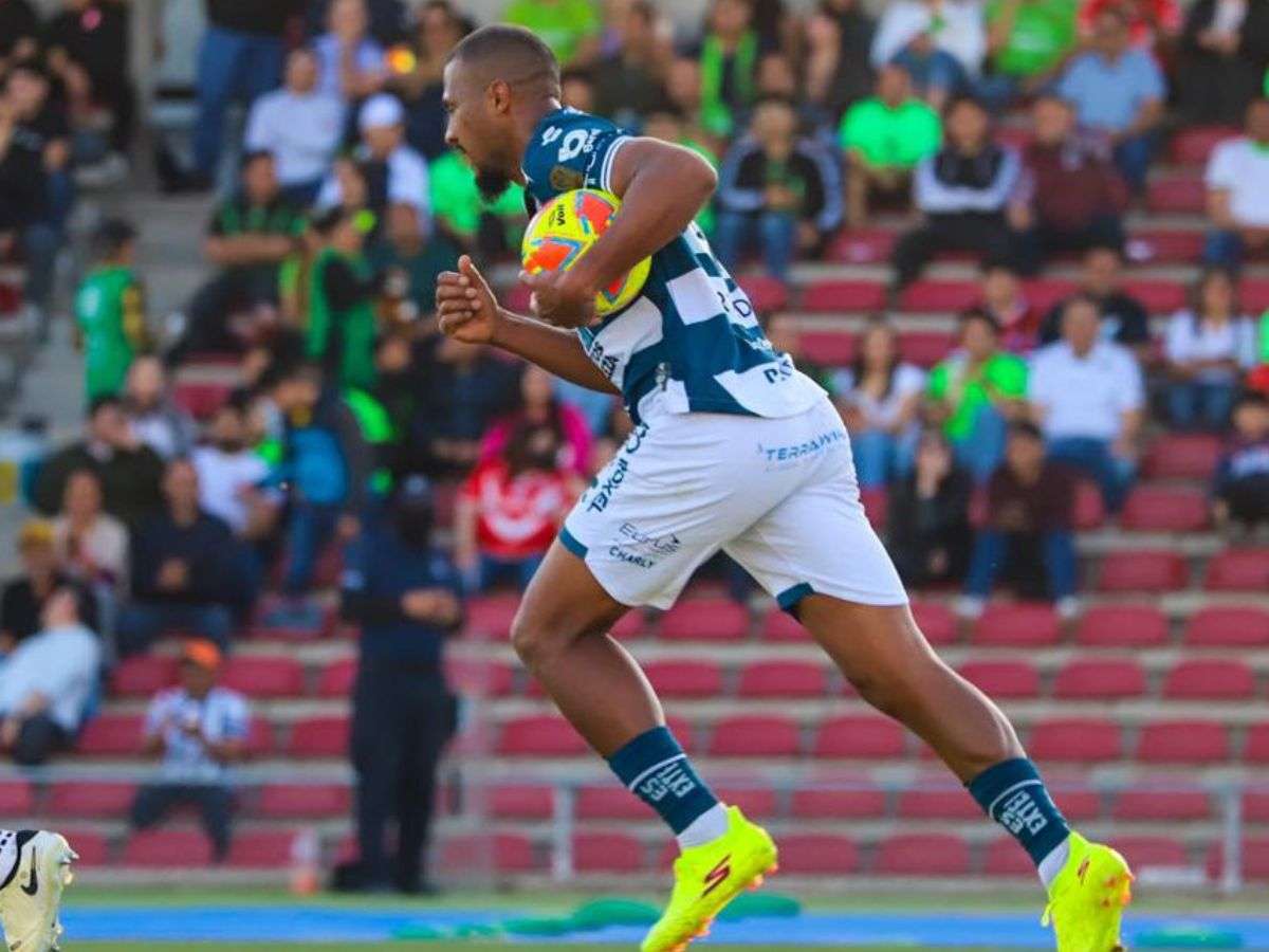 Salomón Rondón llegó a 30 dianas vistiendo camiseta del Pachuca
